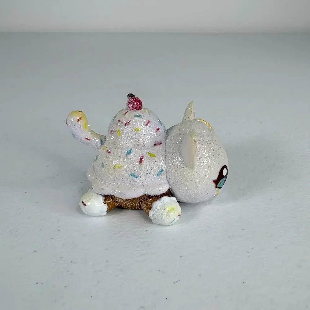 Rare Glitter Aphmau Mystery MeeMeows Glitter Ice Cream Cat Vinyl Figure